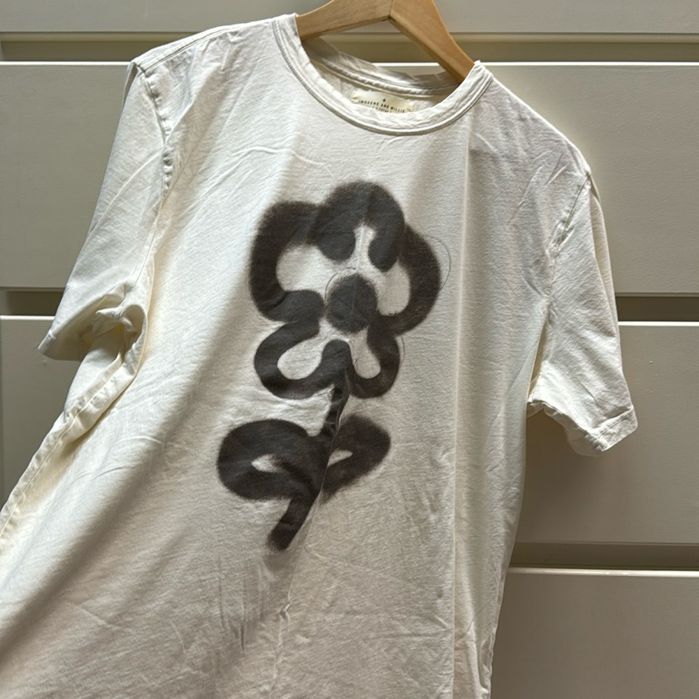 Imogene and Willie the flower tee X-Large